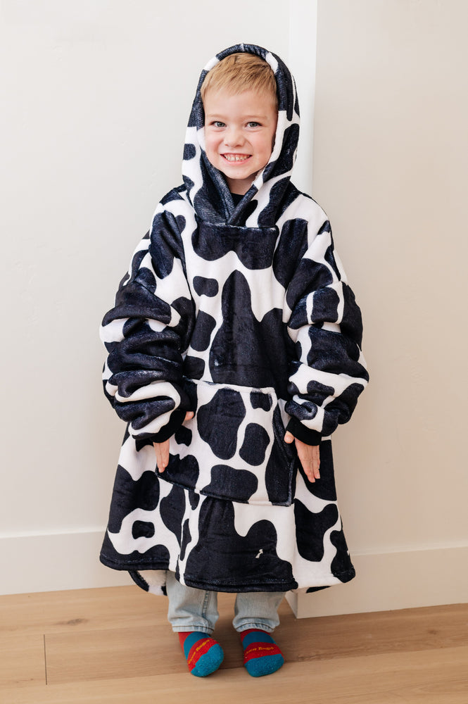 Kids Oversized Hoodie Blanket in Cow