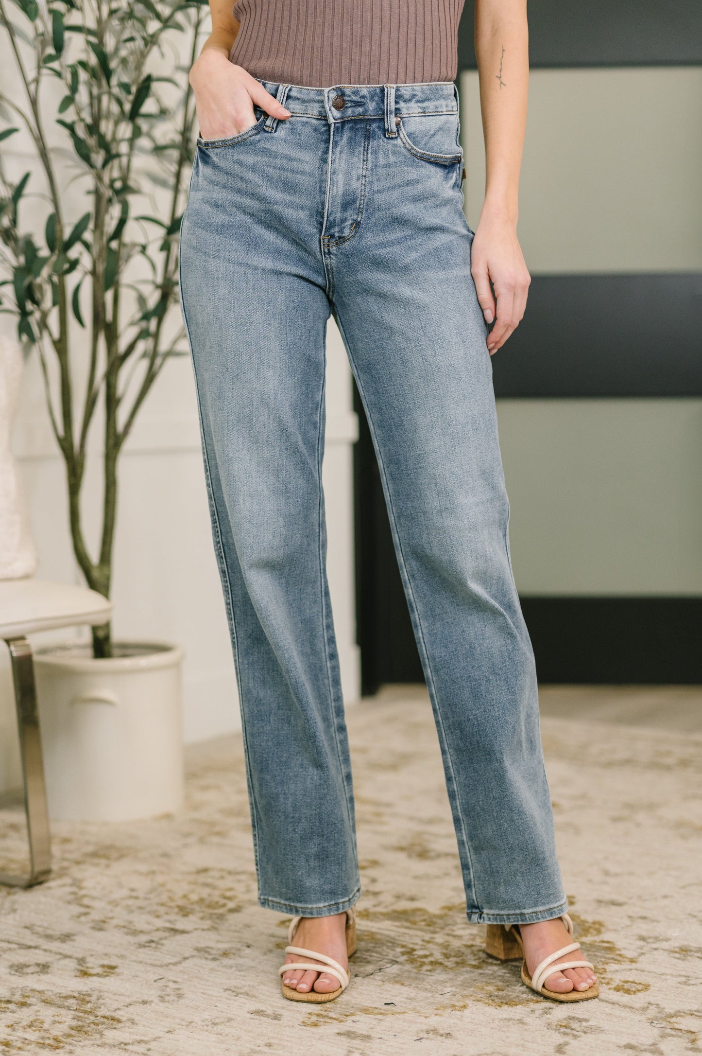 Sabrina High Waist TC Slim Straight Jeans