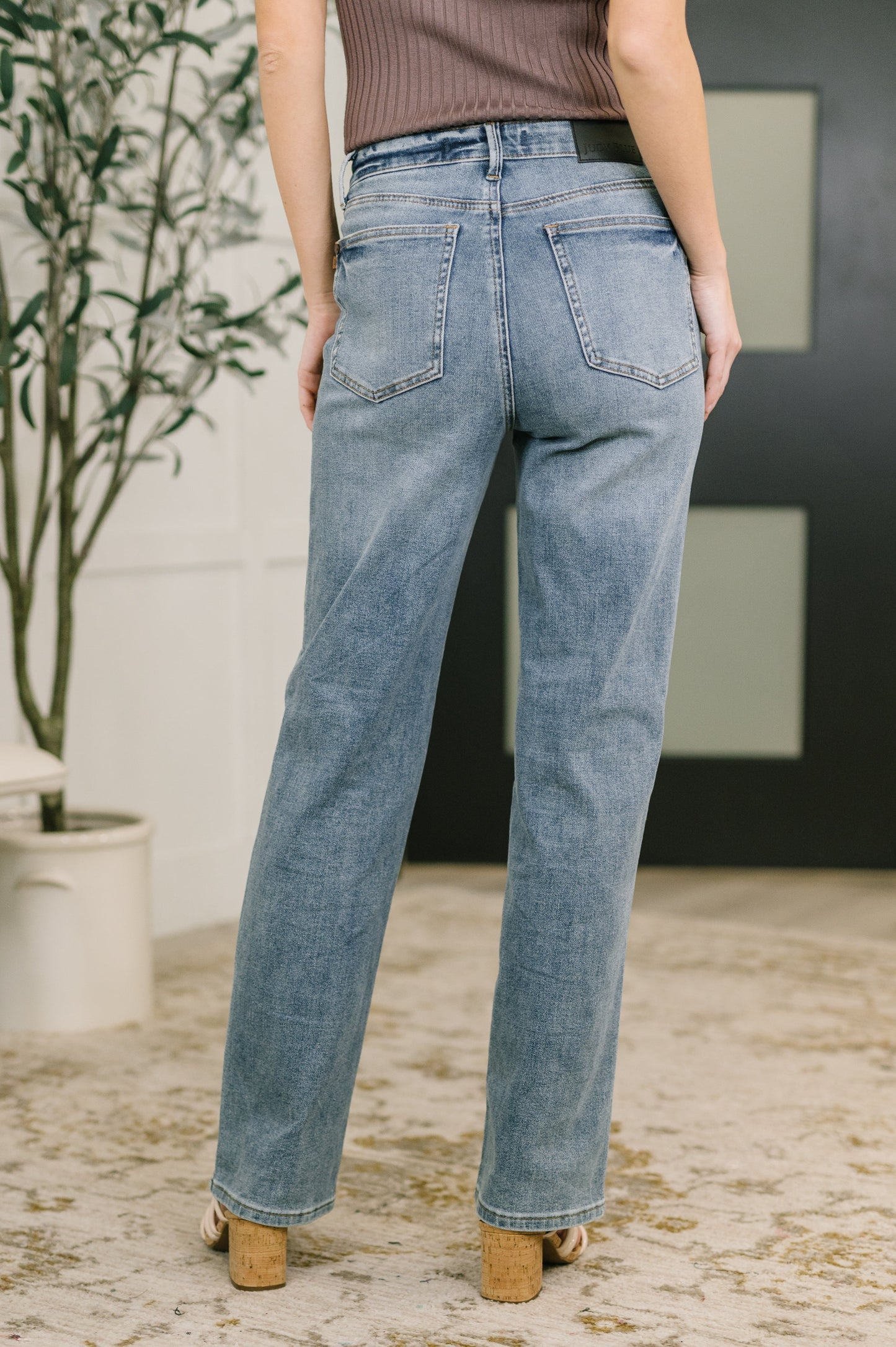 Sabrina High Waist TC Slim Straight Jeans